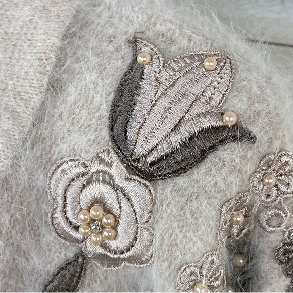 Vintage Su Lim Floral Embroidered Angora Sweater Taupe Pearl Embellished PM - Picture 6 of 13